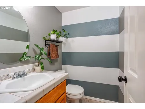 1090 N 1st Avenue Ridgefield WA 98642