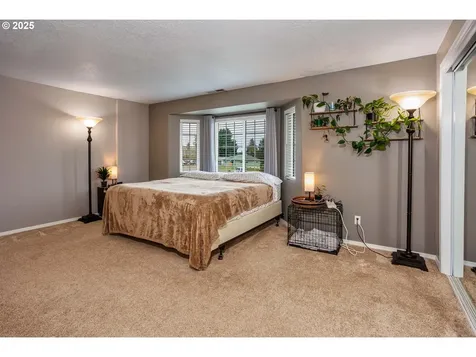 1090 N 1st Avenue Ridgefield WA 98642
