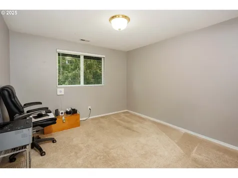 1090 N 1st Avenue Ridgefield WA 98642