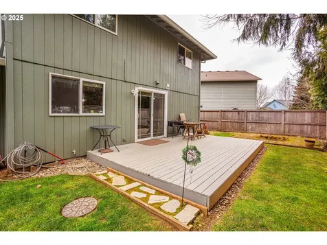1090 N 1st Avenue Ridgefield WA 98642