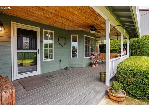 1090 N 1st Avenue Ridgefield WA 98642