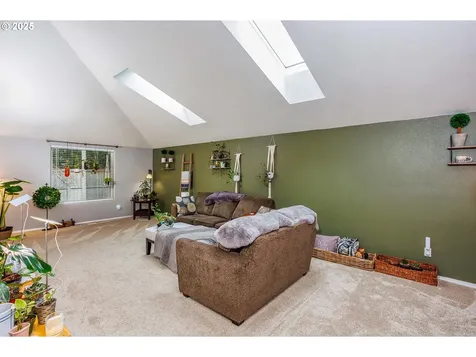 1090 N 1st Avenue Ridgefield WA 98642
