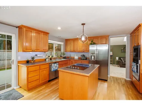 1090 N 1st Avenue Ridgefield WA 98642