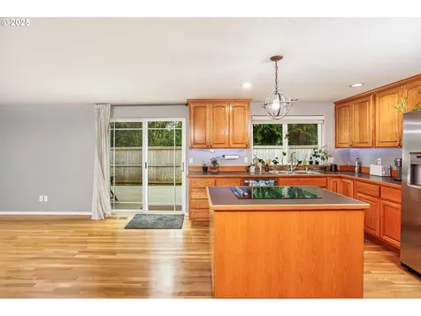 1090 N 1st Avenue Ridgefield WA 98642