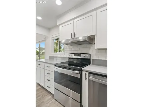 3588 Sisters View Avenue Eugene OR 97401