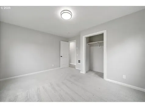 3588 Sisters View Avenue Eugene OR 97401