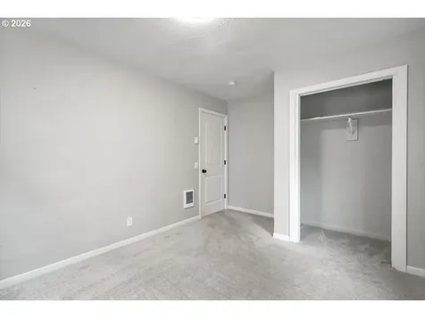 3588 Sisters View Avenue Eugene OR 97401