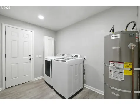 3588 Sisters View Avenue Eugene OR 97401