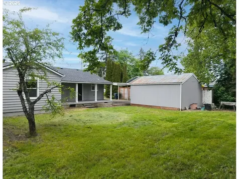 3588 Sisters View Avenue Eugene OR 97401