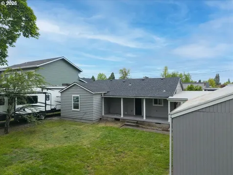 3588 Sisters View Avenue Eugene OR 97401
