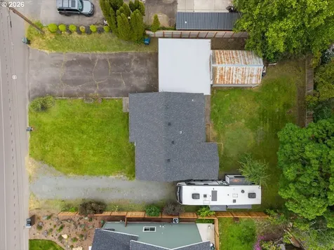 3588 Sisters View Avenue Eugene OR 97401