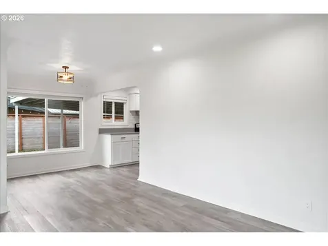 3588 Sisters View Avenue Eugene OR 97401