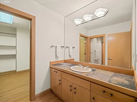1153 SW Fairfax Place Portland OR 97225