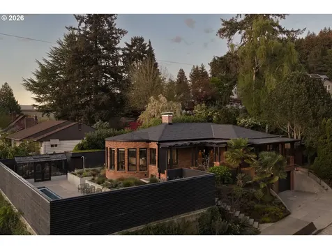 6015 SE Salmon Street Portland OR 97215
