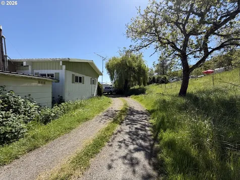 232 Marilyn Street Roseburg OR 97470