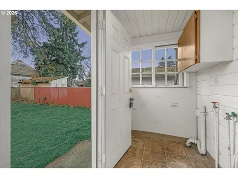 335 W Exeter Street Gladstone OR 97027