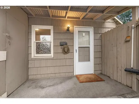 335 W Exeter Street Gladstone OR 97027