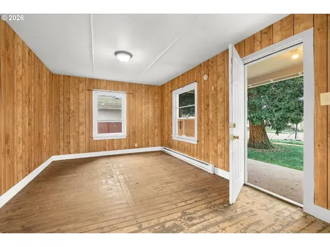 335 W Exeter Street Gladstone OR 97027