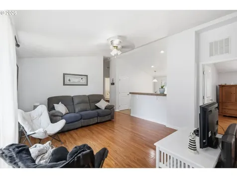 621 Westlog Street Yoncalla OR 97499