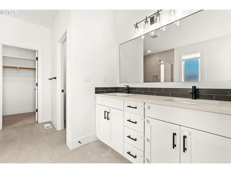 7385 NW Oakfern Drive Portland OR 97229