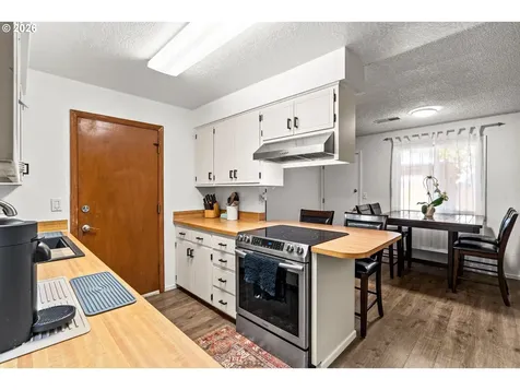 1590 Scandia Street Eugene OR 97402