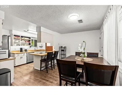 1590 Scandia Street Eugene OR 97402