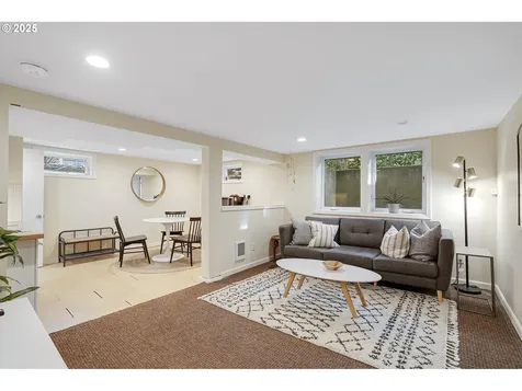 5710 N Delaware Avenue Portland OR 97217