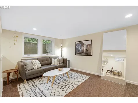 5710 N Delaware Avenue Portland OR 97217
