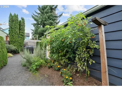 5710 N Delaware Avenue Portland OR 97217