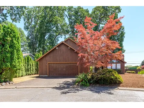 905 NW Oakwood Circle Mcminnville OR 97128