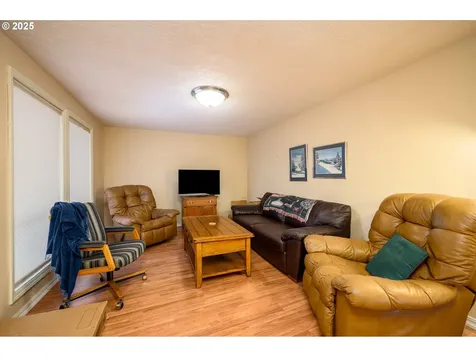 905 NW Oakwood Circle Mcminnville OR 97128