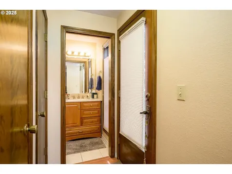 905 NW Oakwood Circle Mcminnville OR 97128