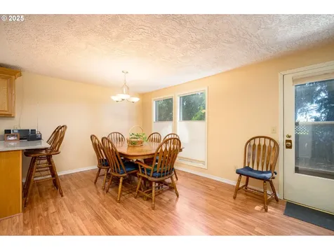 905 NW Oakwood Circle Mcminnville OR 97128