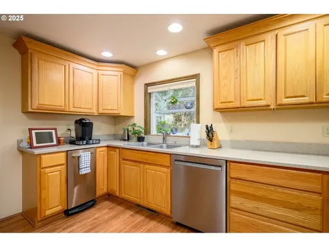 905 NW Oakwood Circle Mcminnville OR 97128