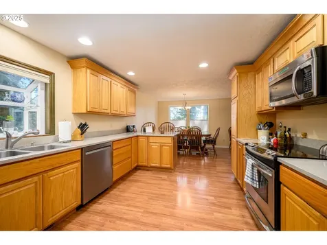 905 NW Oakwood Circle Mcminnville OR 97128