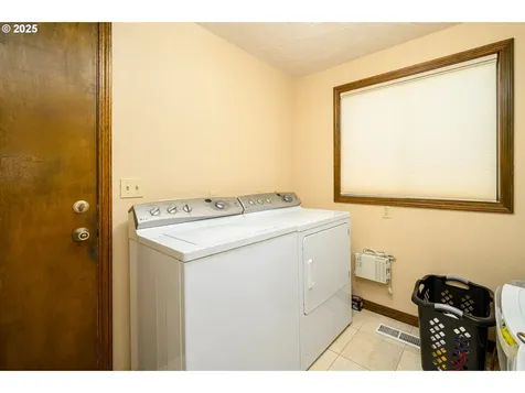 905 NW Oakwood Circle Mcminnville OR 97128