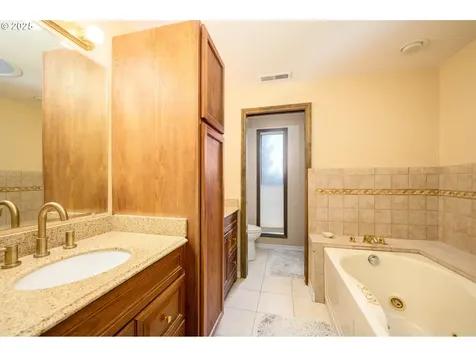905 NW Oakwood Circle Mcminnville OR 97128