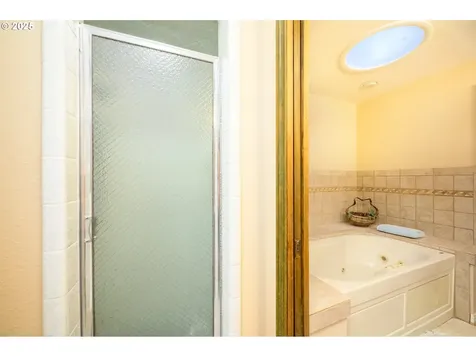 905 NW Oakwood Circle Mcminnville OR 97128