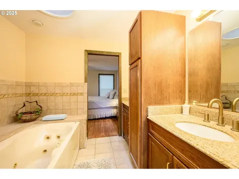 905 NW Oakwood Circle Mcminnville OR 97128