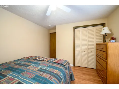 905 NW Oakwood Circle Mcminnville OR 97128