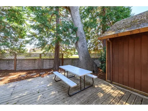 905 NW Oakwood Circle Mcminnville OR 97128