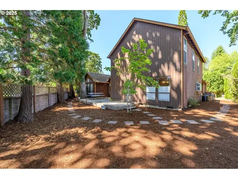 905 NW Oakwood Circle Mcminnville OR 97128