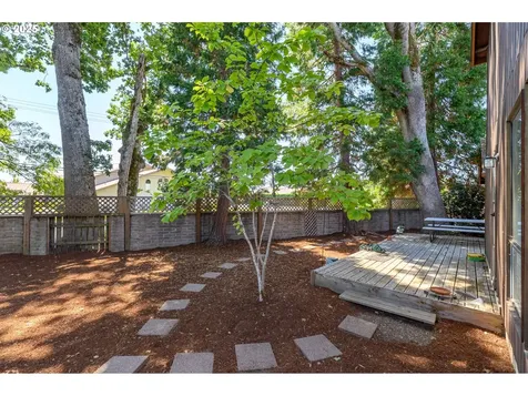 905 NW Oakwood Circle Mcminnville OR 97128