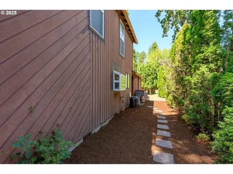 905 NW Oakwood Circle Mcminnville OR 97128