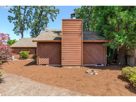 905 NW Oakwood Circle Mcminnville OR 97128