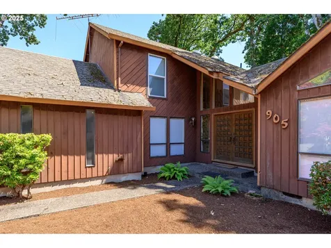 905 NW Oakwood Circle Mcminnville OR 97128