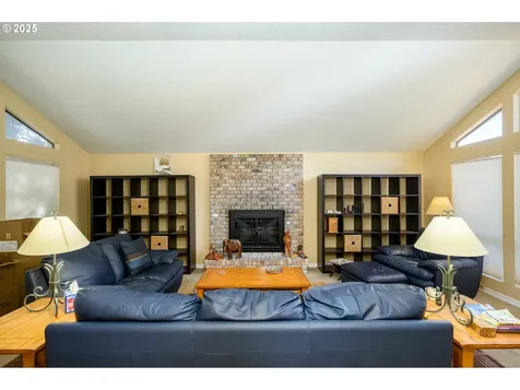 905 NW Oakwood Circle Mcminnville OR 97128