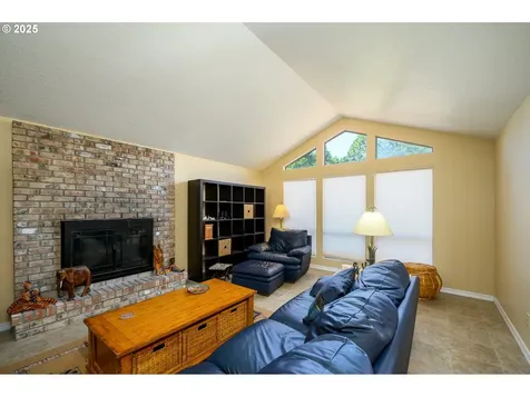 905 NW Oakwood Circle Mcminnville OR 97128