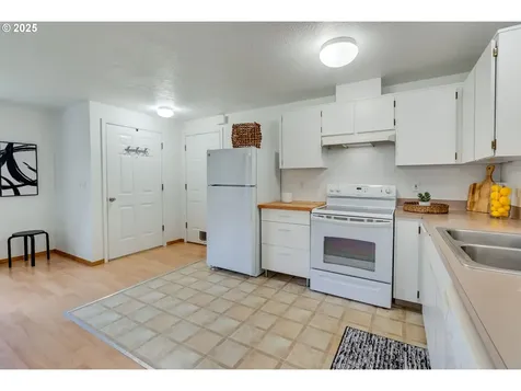 7443 SE 63rd Avenue Portland OR 97206