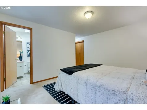 7443 SE 63rd Avenue Portland OR 97206